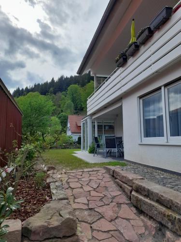 Ferienwohnung am Enzufer mit Wintergarten Bad Wildbad im Schwarzwald