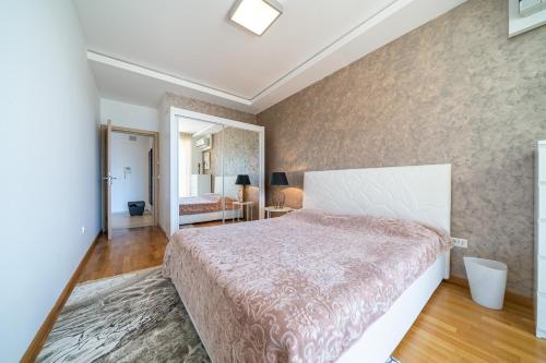 Apartment Sweet Memories - main image