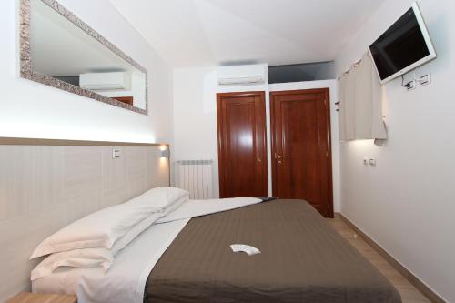 1 queen bed