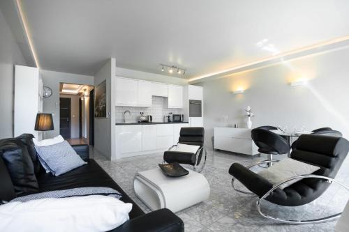 2-Bedroom Apartment Pointe Croisette Peaceful Walk to the Beach