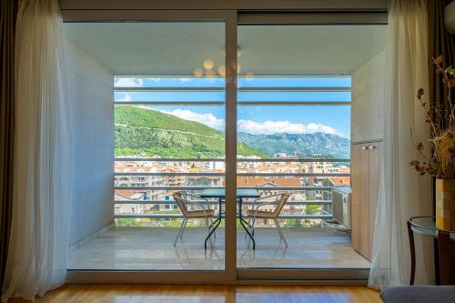 Sea View Apartments in Budva - image 5