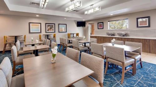 Best Western Plus Gateway Inn & Suites