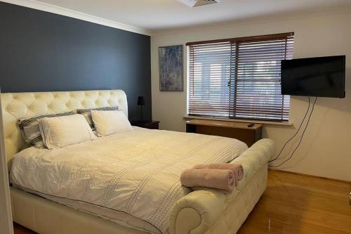 Lakeside Retreat in Joondalup