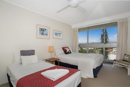 Three-Bedroom Apartment with Air-conditioning and Ocean View image 10