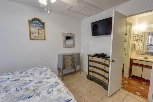 Seaside Beach and Racquet 2306 - image 3