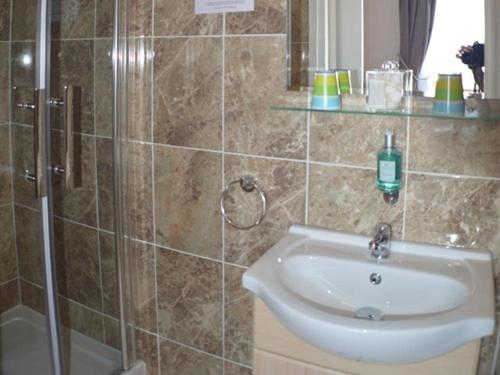 The Shrewsbury Guest House - image 11