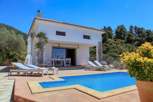 Two-Bedroom Apartment with Private Pool image 3