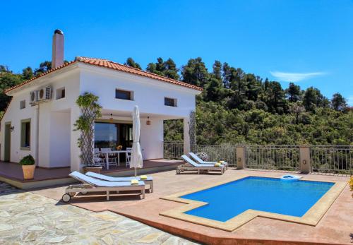 Two-Bedroom Apartment with Private Pool image 2