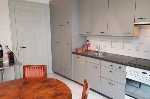  2 Zimmer in Jugendstilwohnung mit Garten (1-6 P.) in Bern