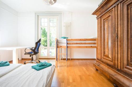 2 Zimmer in Jugendstilwohnung mit Garten (1-6 P.)