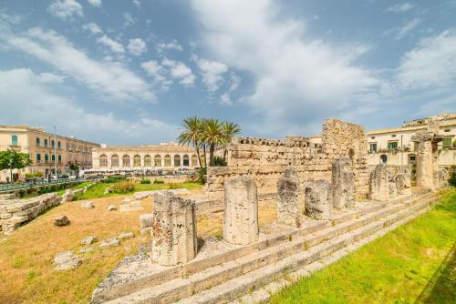 Ortigia and Temple of Apollo Apartments