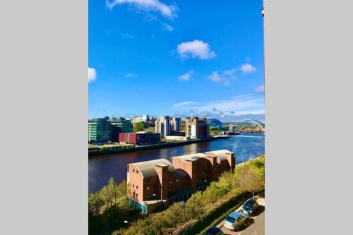 Picture of Stylish Quayside 2 Bed Apartment With Beautiful River Views