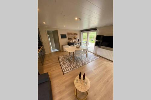 le bonheur à rive (le bonheur a rive) in 孔布蘭歐蓬