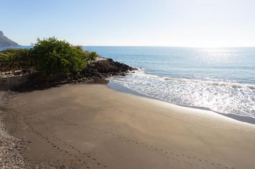 Home2Book Sea Front Las Teresitas Beach 5