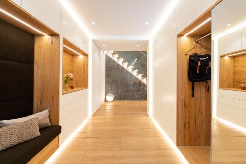 300355078 Hotel Bellerive