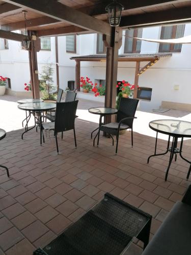 Ana Boutique - image 9