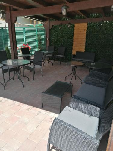 Ana Boutique - image 10