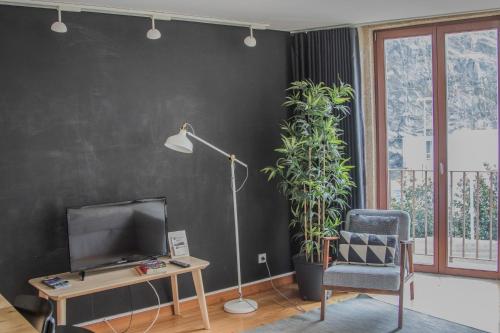 Two-Bedroom Apartment with Balcony image 1