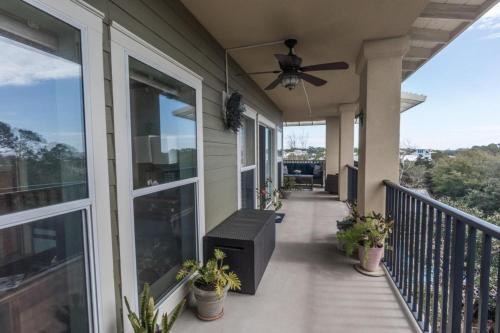 1732 W County Hwy 30A Unit 401 - image 4