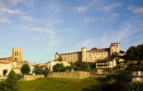 Terres de France - Domaine du Palais - Accommodation - Saint-Lizier