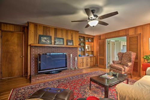 Horse Country House, 6 Mi to KY Horse Park! in Lexington, USA