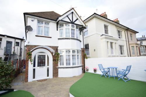 CENTRAL BRIGHTON 4bed town house Front Garden