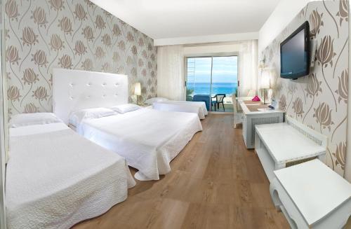 Quadruple Room with Sea View