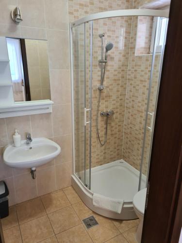 Double Room with Patio image 10