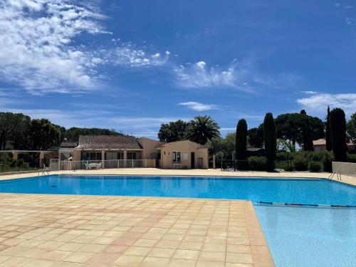 Mas Les Chênes Verts Gigaro gîte à louer Saint-Michel