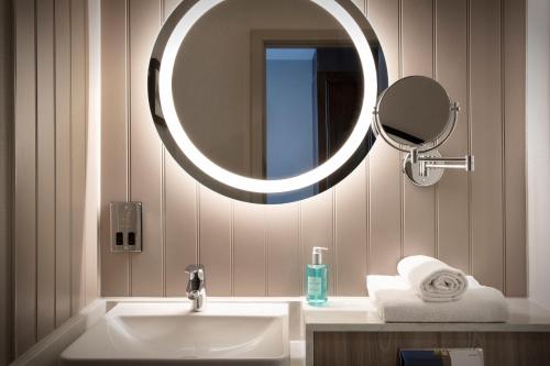 Jurys Inn Edinburgh - image 10