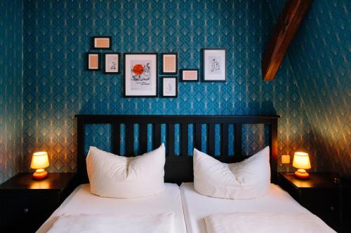 1 queen bed