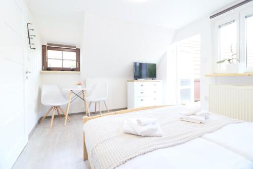 Two-Bedroom Suite image 8