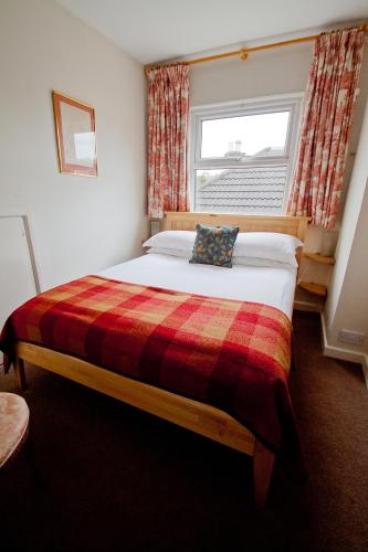 Crescent Guest House - image 8