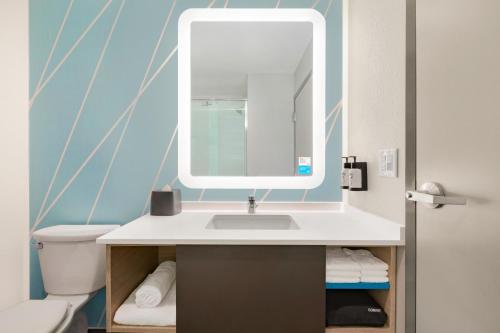 Avid Hotels Lexington - Hamburg Area By IHG - 화장실