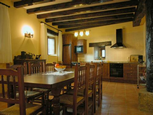  casa rural JUANSERENA, Pension in Echarren