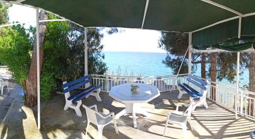 Endless Blue Villa & Apartments gîte à louer Trimívi