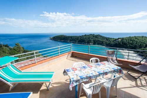  Villa La Terrazza sul Mare - Goelba, Pension in Fetovaia