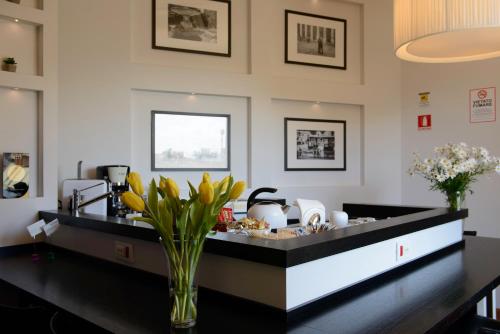 Shared lounge/TV area, At Home Townhouse - Filiberto near Arcibasilica di San Giovanni in Laterano