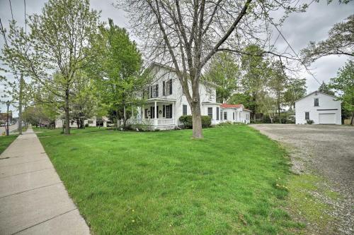 Romantic Country Apt by Lake Erie and Wineries!