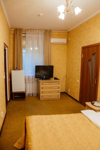Astoria Hotel - image 2