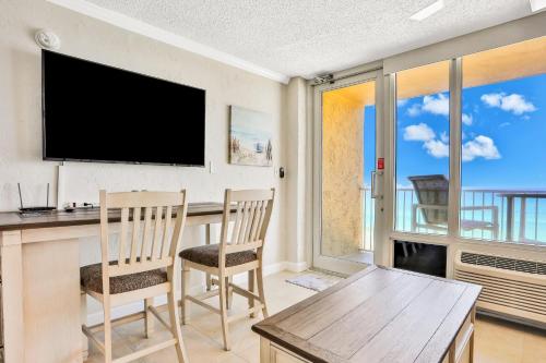 Sunshine & Oceanfront Serenity in Daytona Beach Shores, USA
