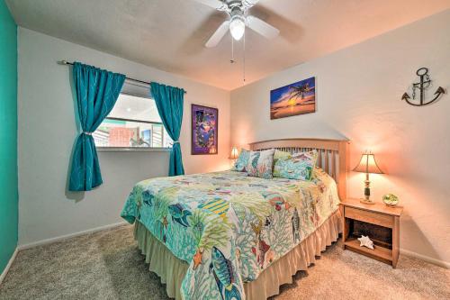 Pet-Friendly Bradenton Home about 3 Mi to Beach!