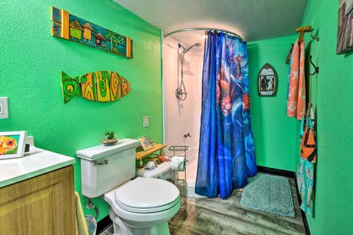 Pet-Friendly Bradenton Home about 3 Mi to Beach!