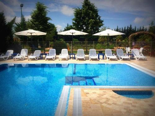 Bagolyvár Guesthouse Restaurant Wellness - image 2