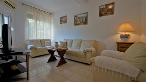 Irina Apartment Petrovac