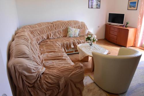 Two-Bedroom Apartment image 7