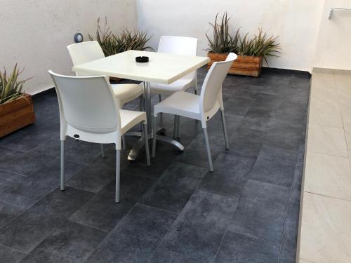 Selena Villa - image 7