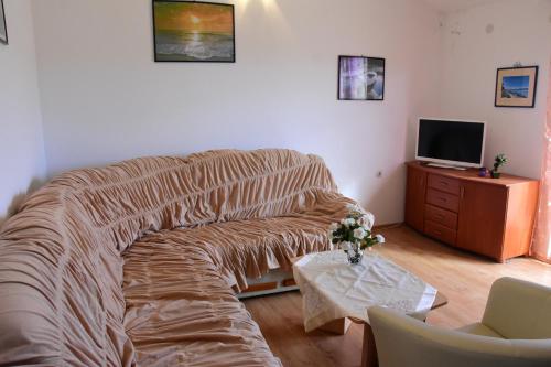 Two-Bedroom Apartment image 4