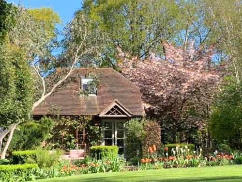 Bootmenders B&b, , Hampshire