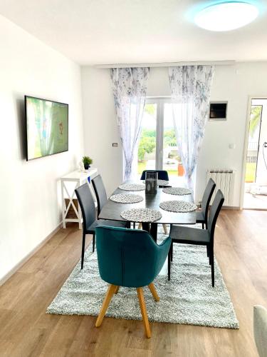 D&A Apartment with swimming pool - image 5